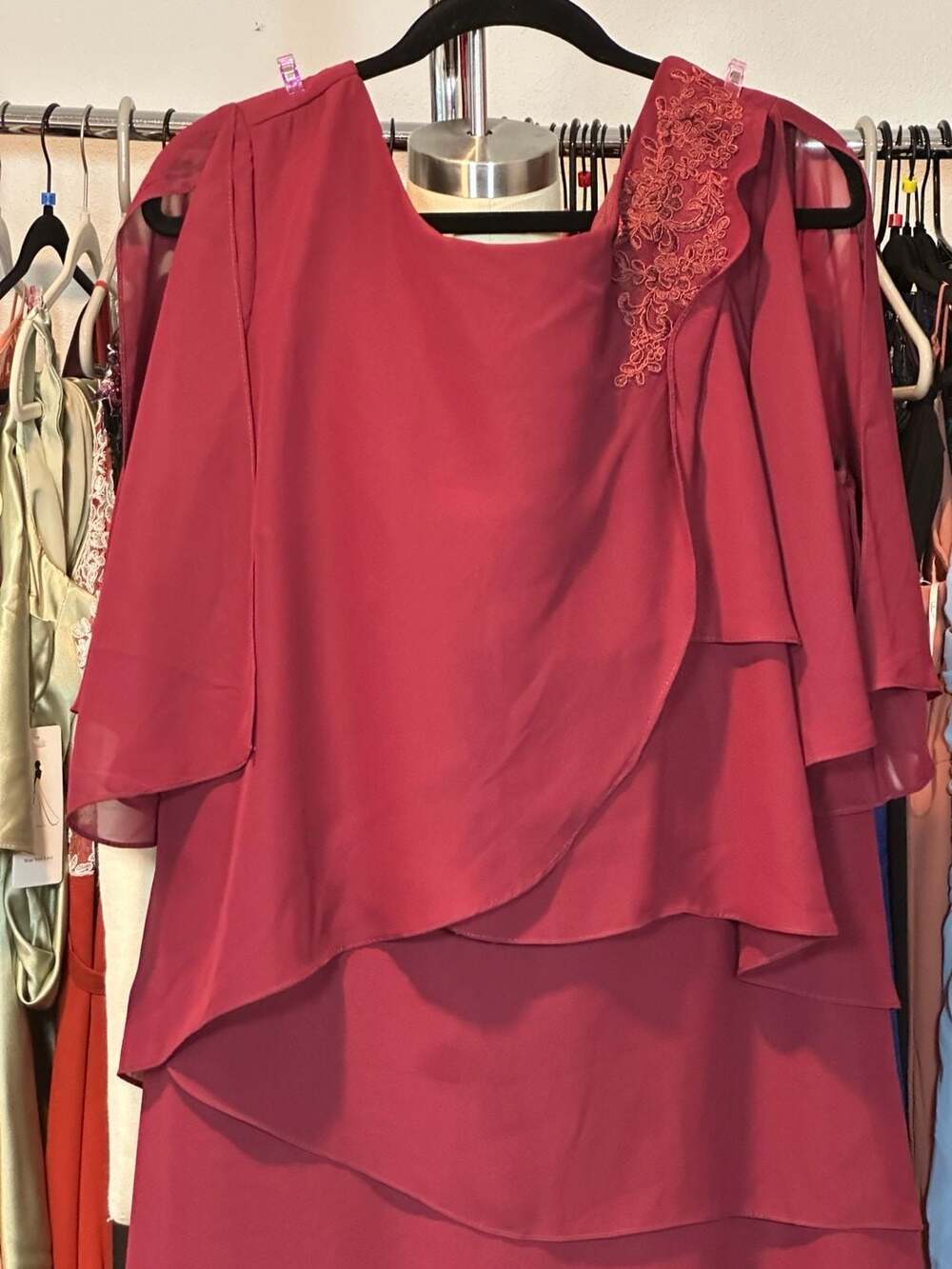 Tiered Chiffon Dress Size 18 Burgundy Mother of the Bride - Picture 2 of 5